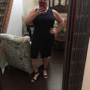 Belle & Sky Black Lace Up Sheath Dress